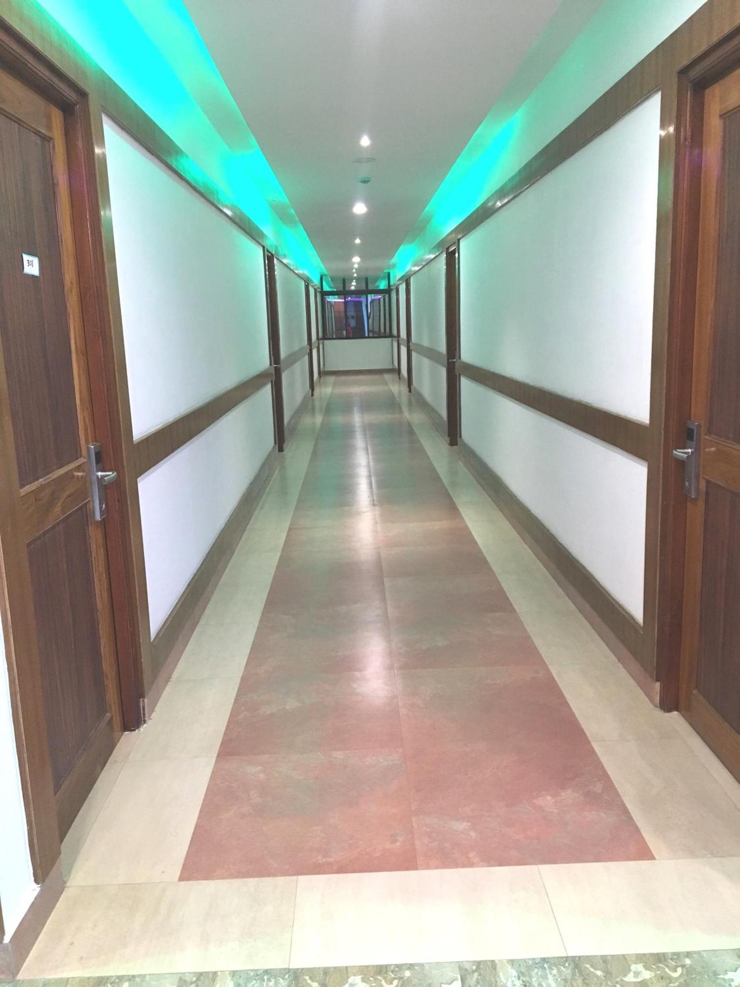 Hotel Agt Park Madrás Exterior foto